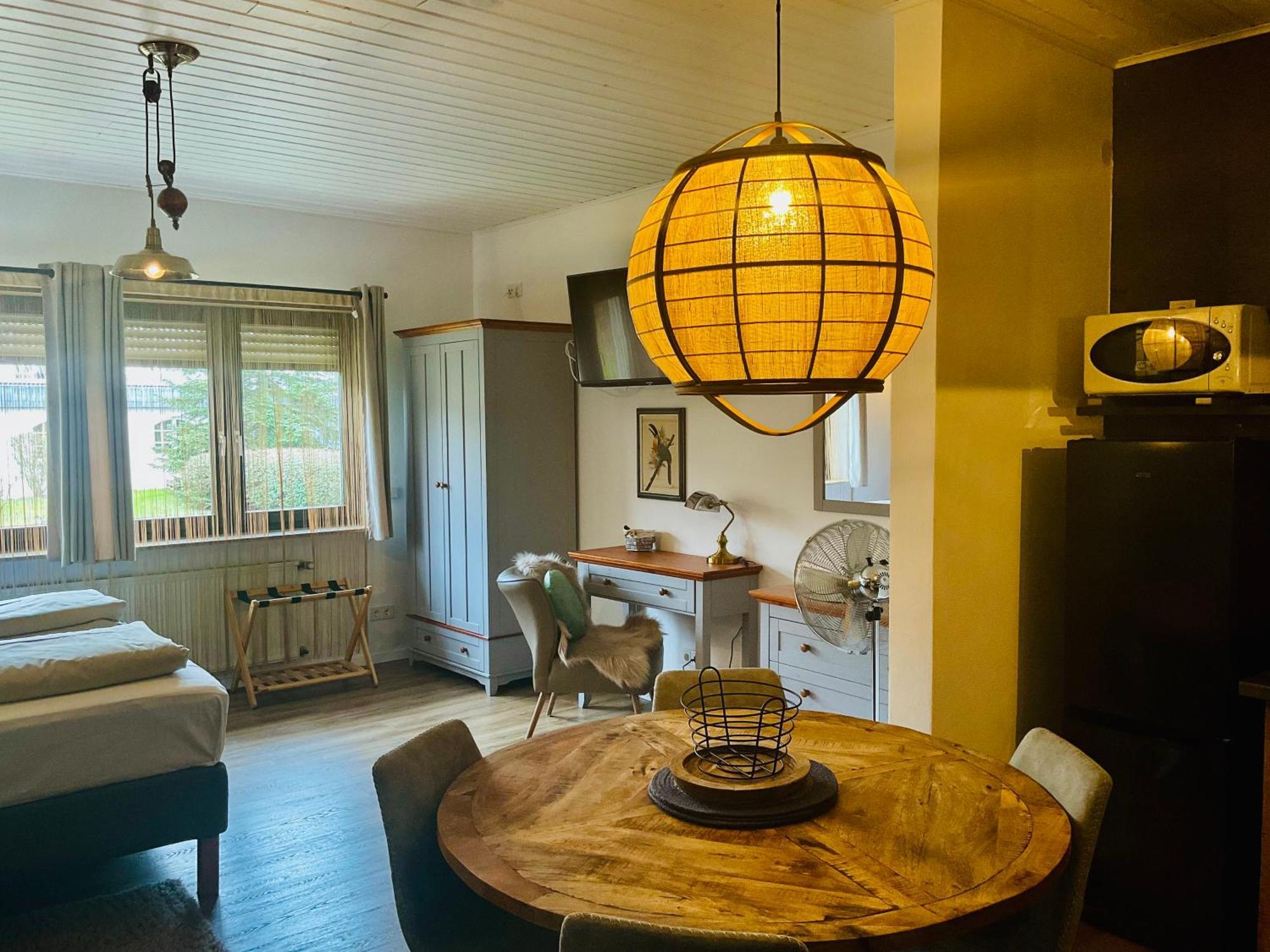Zu Jeddelohs Bungalows & Apartments -Adult Friendly Gladenbach Экстерьер фото